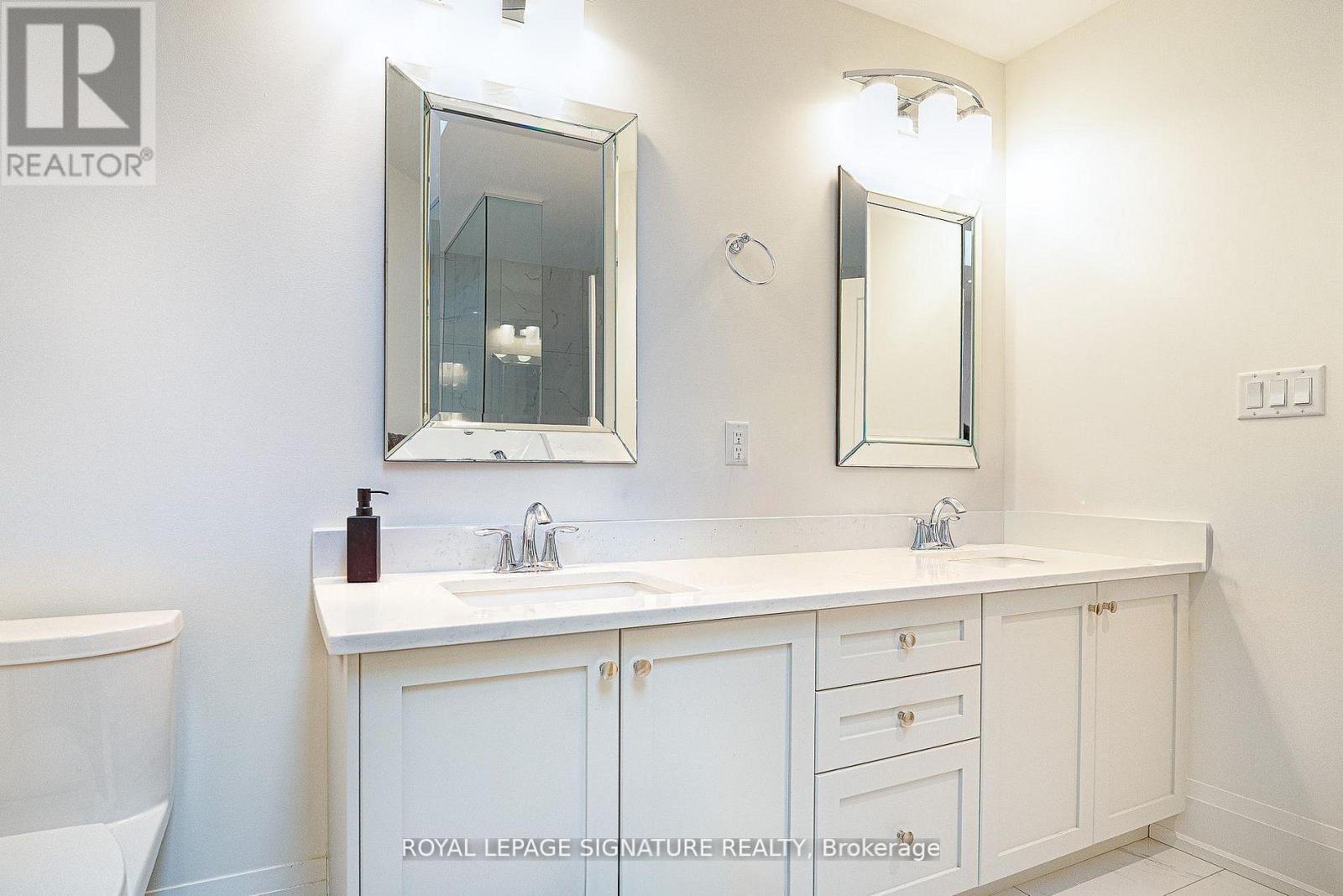 119b Hillside Avenue, Toronto, Ontario  M8V 1T3 - Photo 25 - W12740934