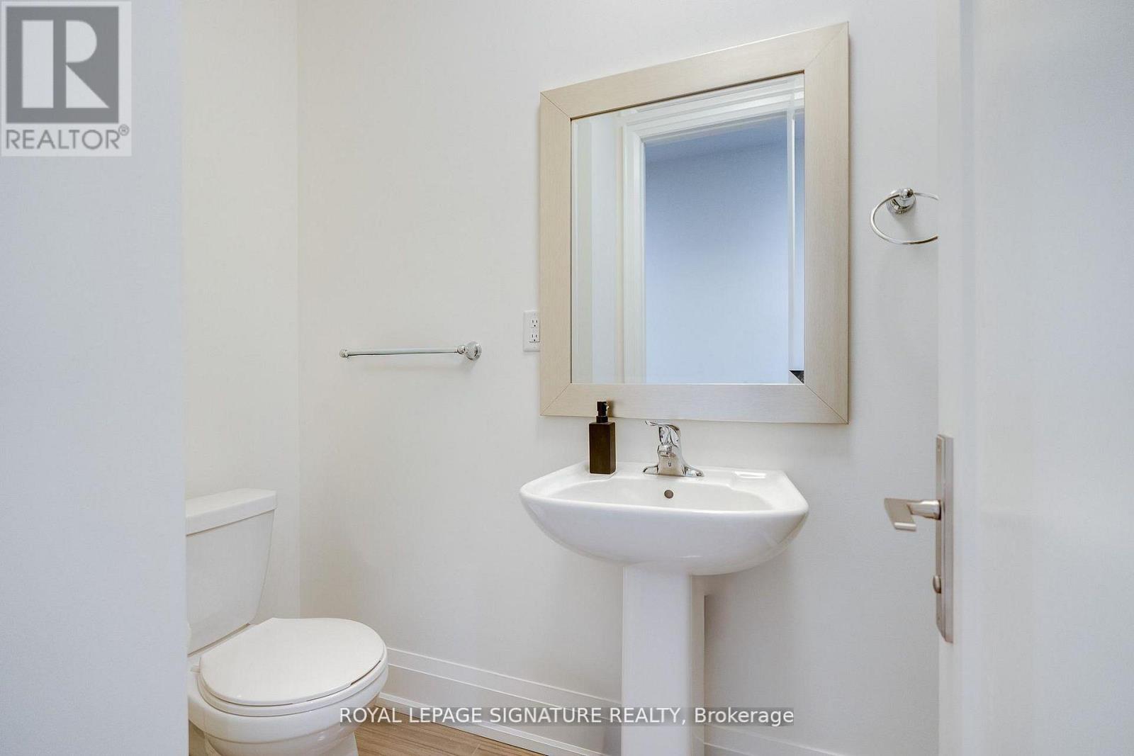 119b Hillside Avenue, Toronto, Ontario  M8V 1T3 - Photo 33 - W12740934