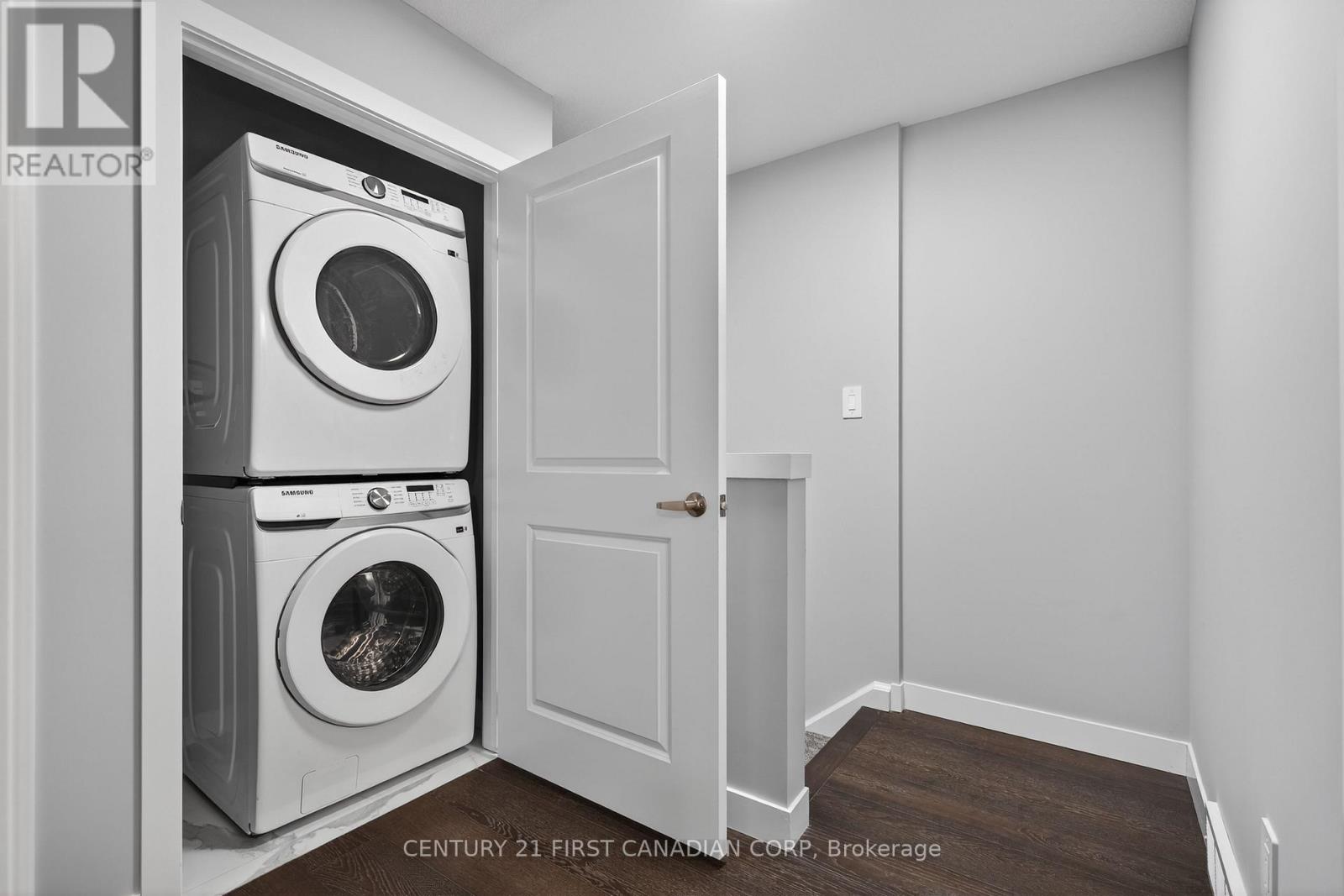 Photo 42 of 47 for 20 - 349 Southdale Road E