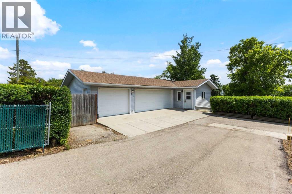 717 East Road, Standard, Alberta  T0J 3G0 - Photo 4 - A2282435