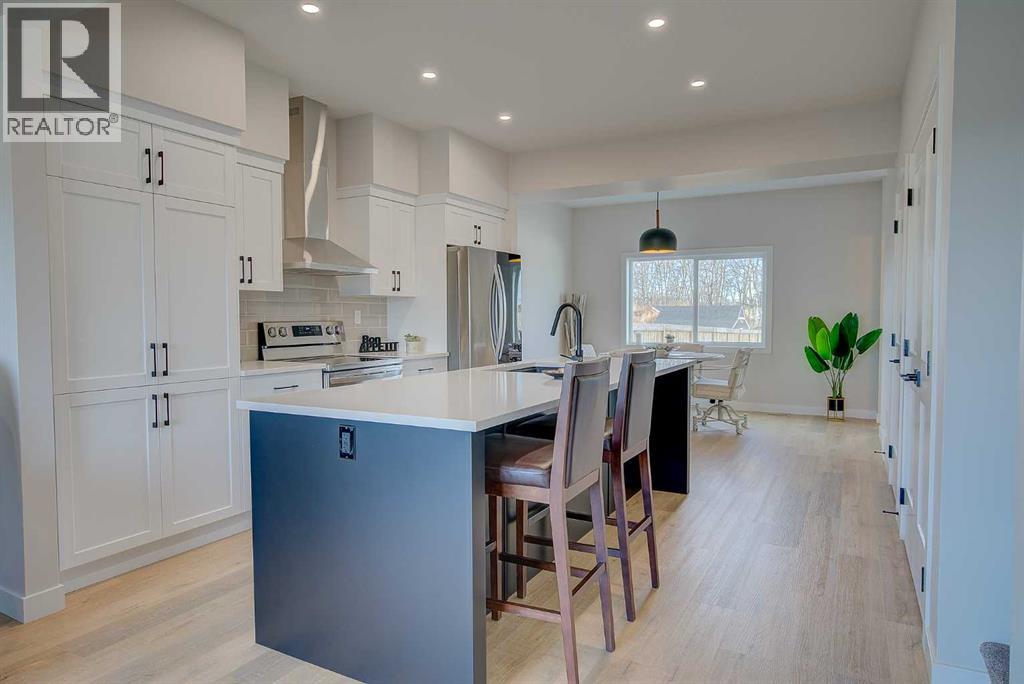 103 Gray Close, Sylvan Lake, Alberta  T4S 0W4 - Photo 3 - A2268086