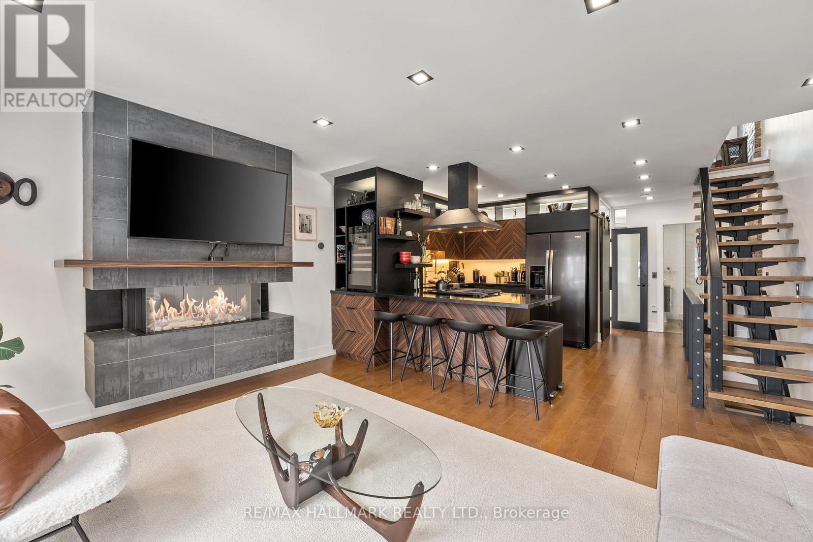 UPPER, 2ND/3RD FLOOR - 13 WOODFIELD ROAD, Toronto, Ontario