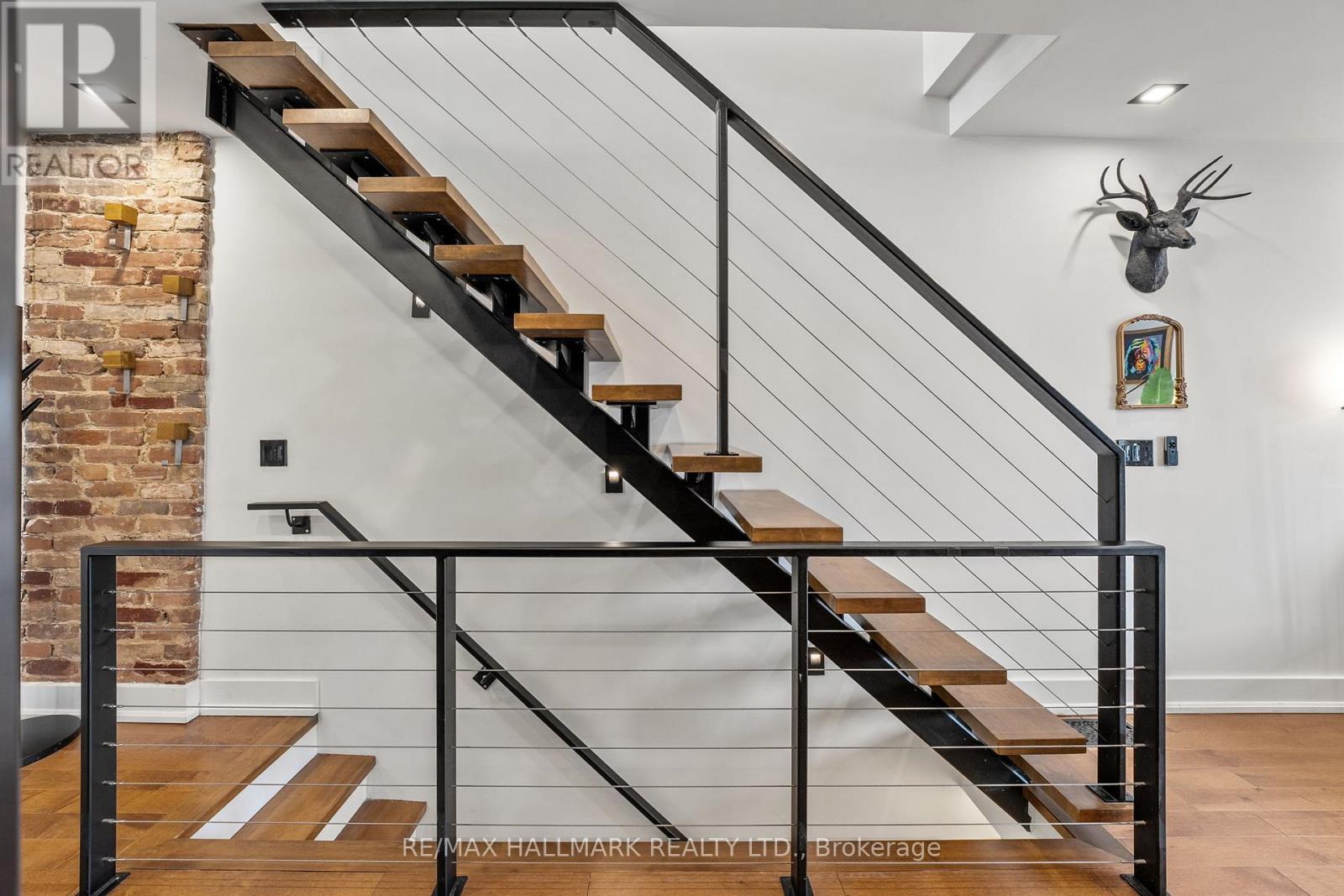 Upper, 2nd/3rd Floor - 13 Woodfield Road, Toronto, Ontario  M4L 2W4 - Photo 11 - E12741090