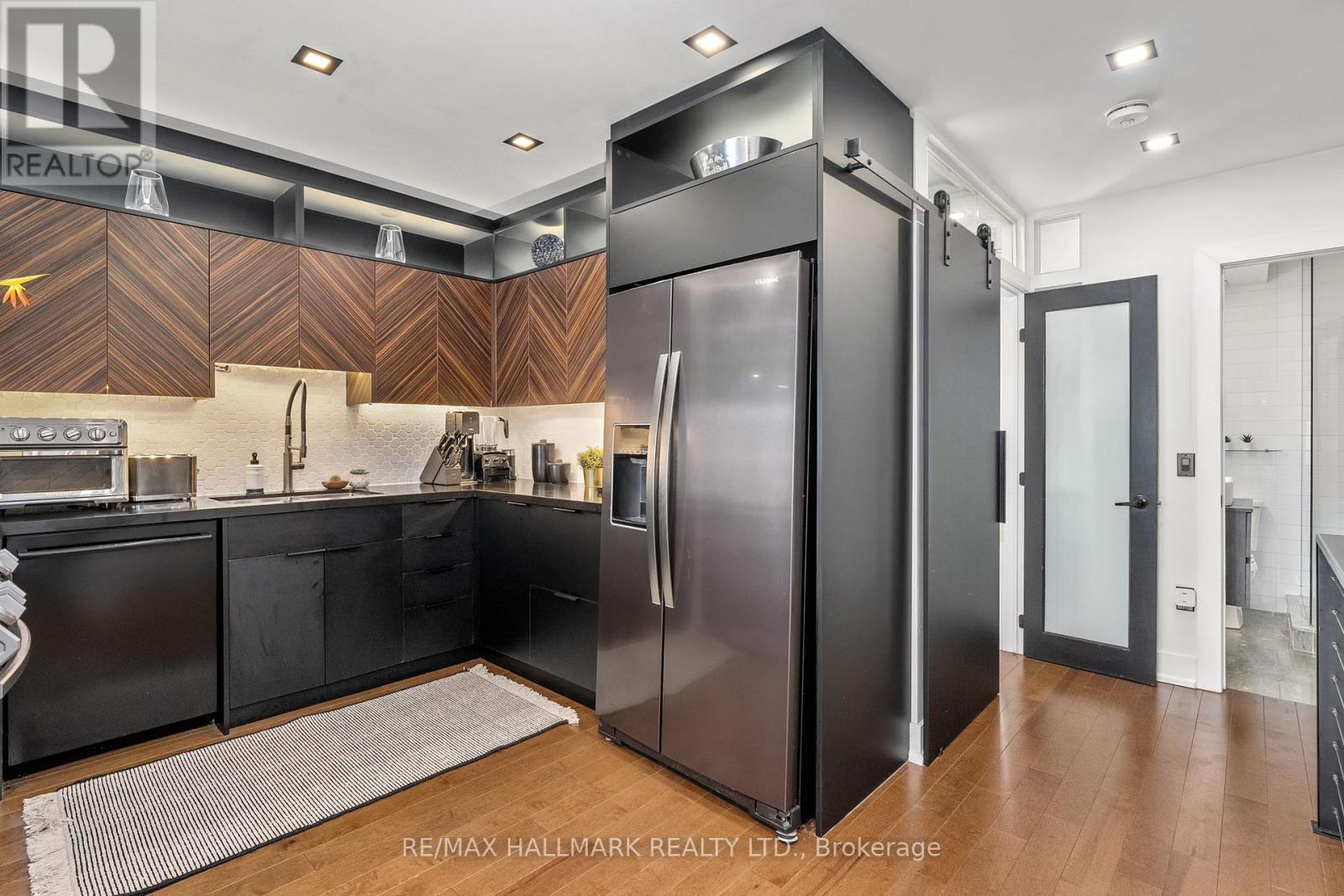 Upper, 2nd/3rd Floor - 13 Woodfield Road, Toronto, Ontario  M4L 2W4 - Photo 4 - E12741090