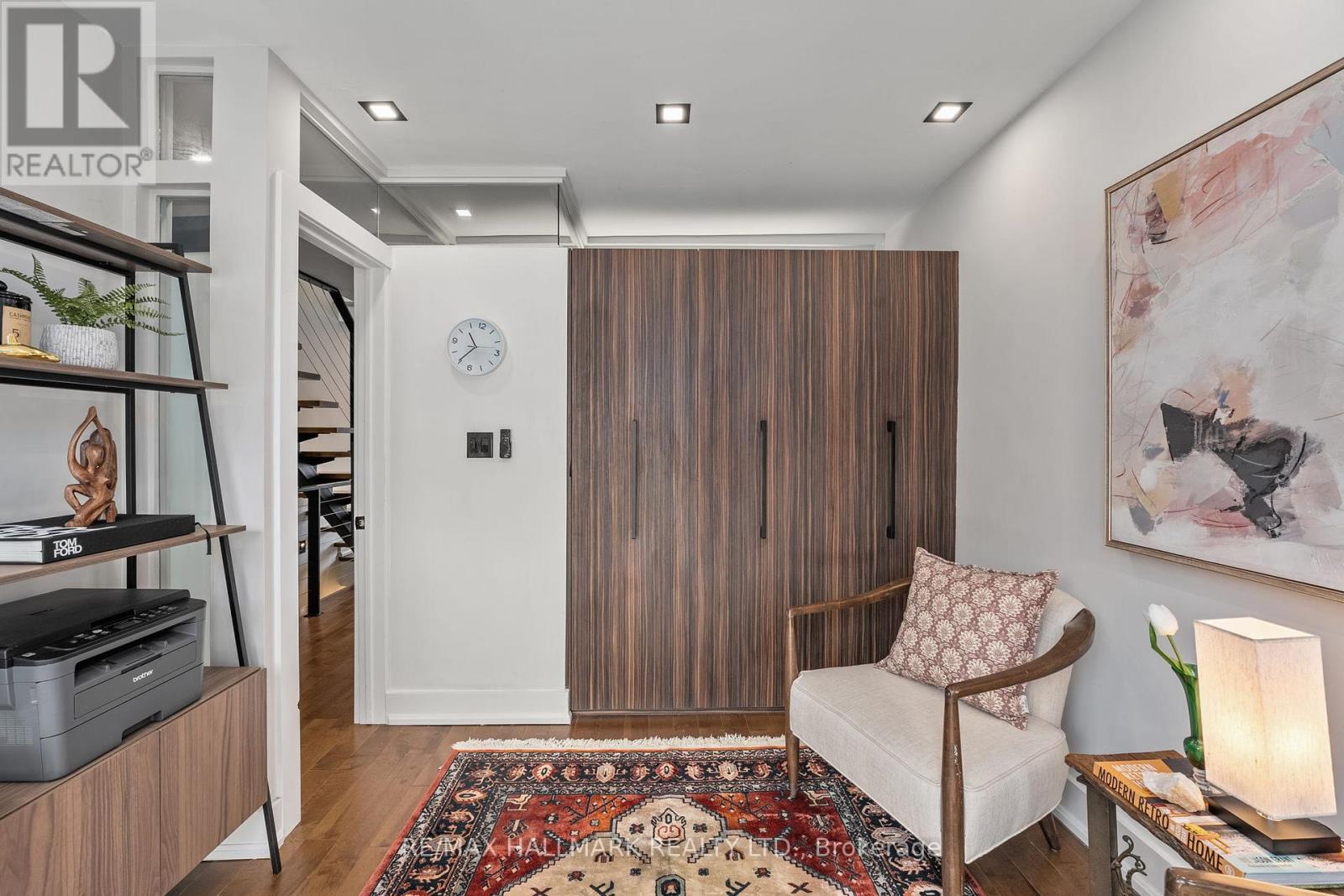 Upper, 2nd/3rd Floor - 13 Woodfield Road, Toronto, Ontario  M4L 2W4 - Photo 9 - E12741090