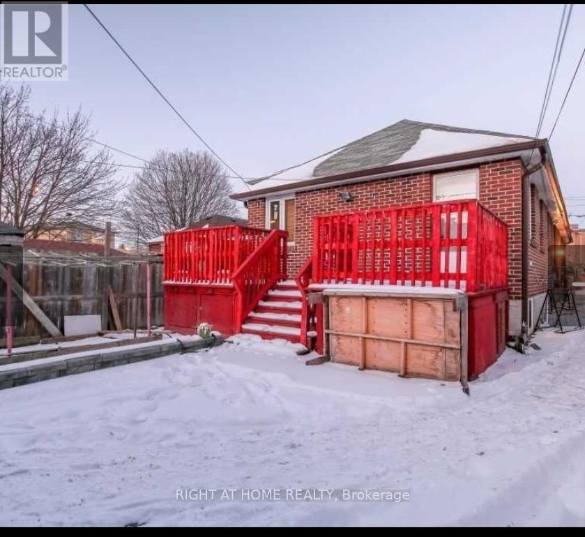 90 Pharmacy Avenue W, Toronto, Ontario  M1L 3E5 - Photo 4 - E12741104