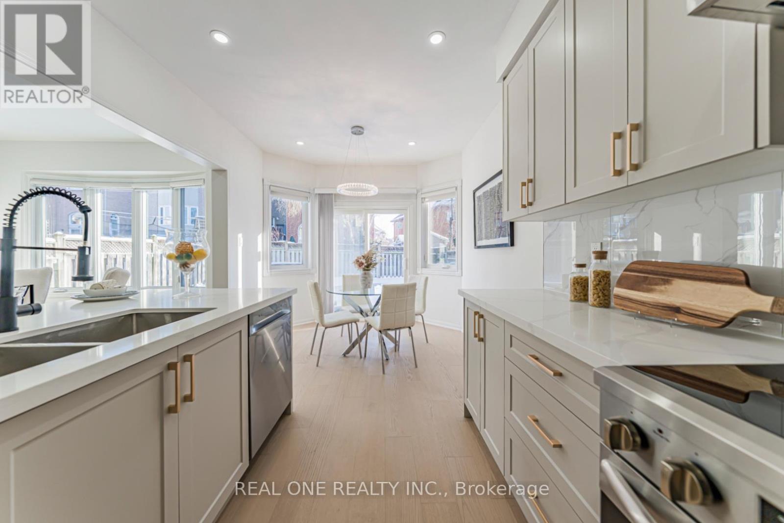 33 Formosa Drive, Richmond Hill, Ontario  L4S 1S6 - Photo 18 - N12741102