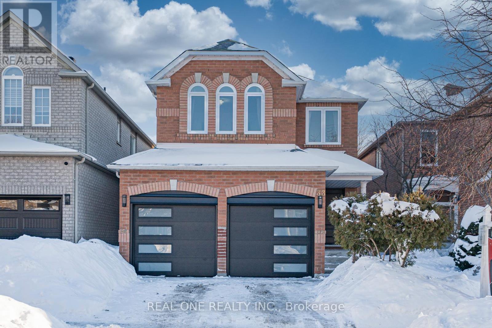 33 Formosa Drive, Richmond Hill, Ontario  L4S 1S6 - Photo 3 - N12741102