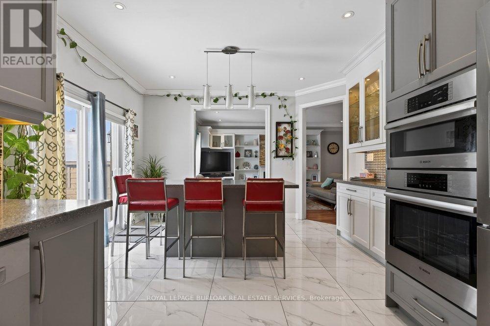 5463 Blue Spruce Avenue, Burlington, Ontario  L7L 7C5 - Photo 18 - W12741110