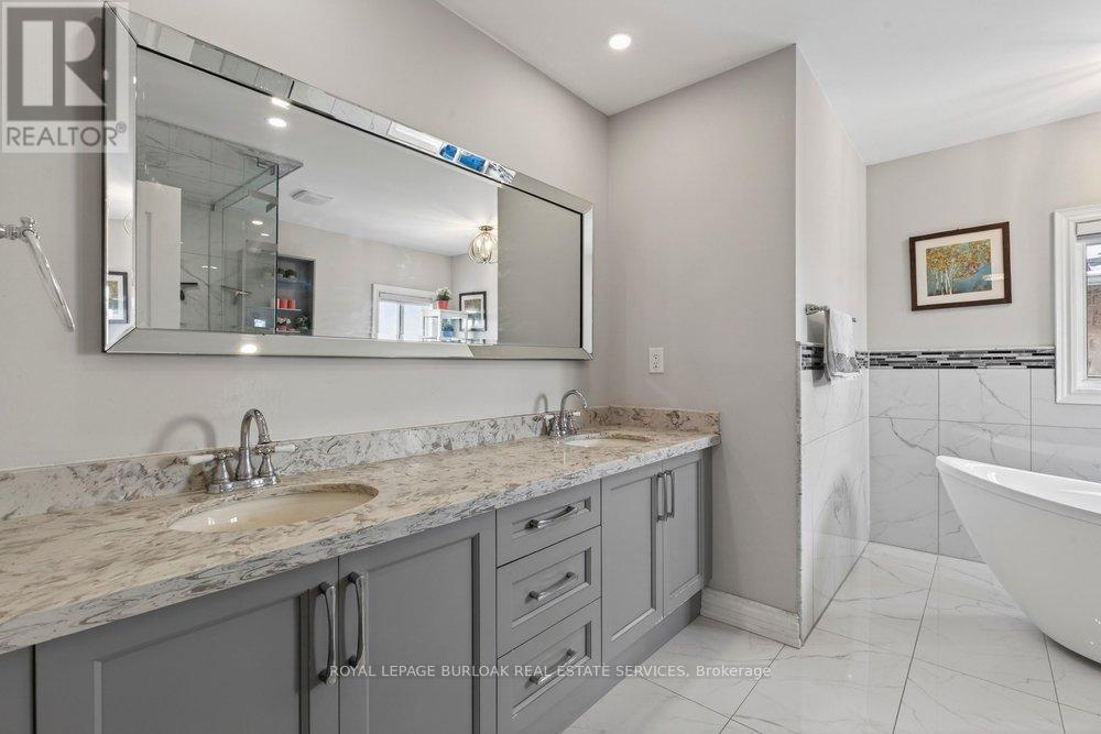 5463 Blue Spruce Avenue, Burlington, Ontario  L7L 7C5 - Photo 23 - W12741110