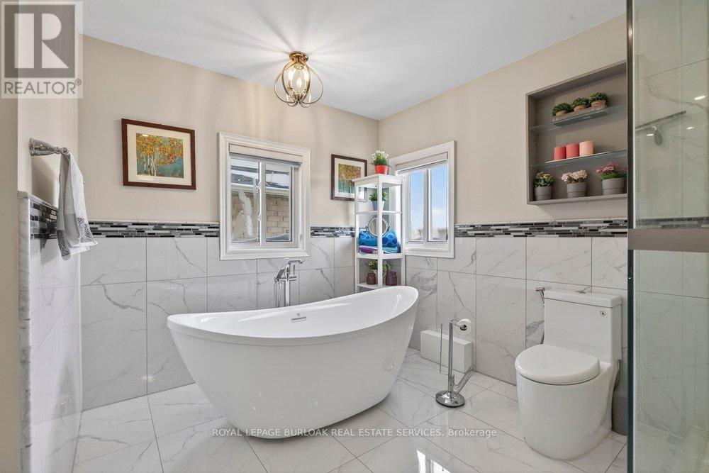 5463 Blue Spruce Avenue, Burlington, Ontario  L7L 7C5 - Photo 24 - W12741110