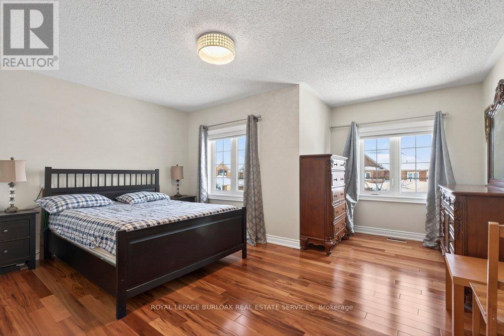 5463 Blue Spruce Avenue, Burlington, Ontario  L7L 7C5 - Photo 27 - W12741110