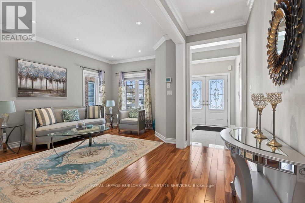 5463 Blue Spruce Avenue, Burlington, Ontario  L7L 7C5 - Photo 7 - W12741110