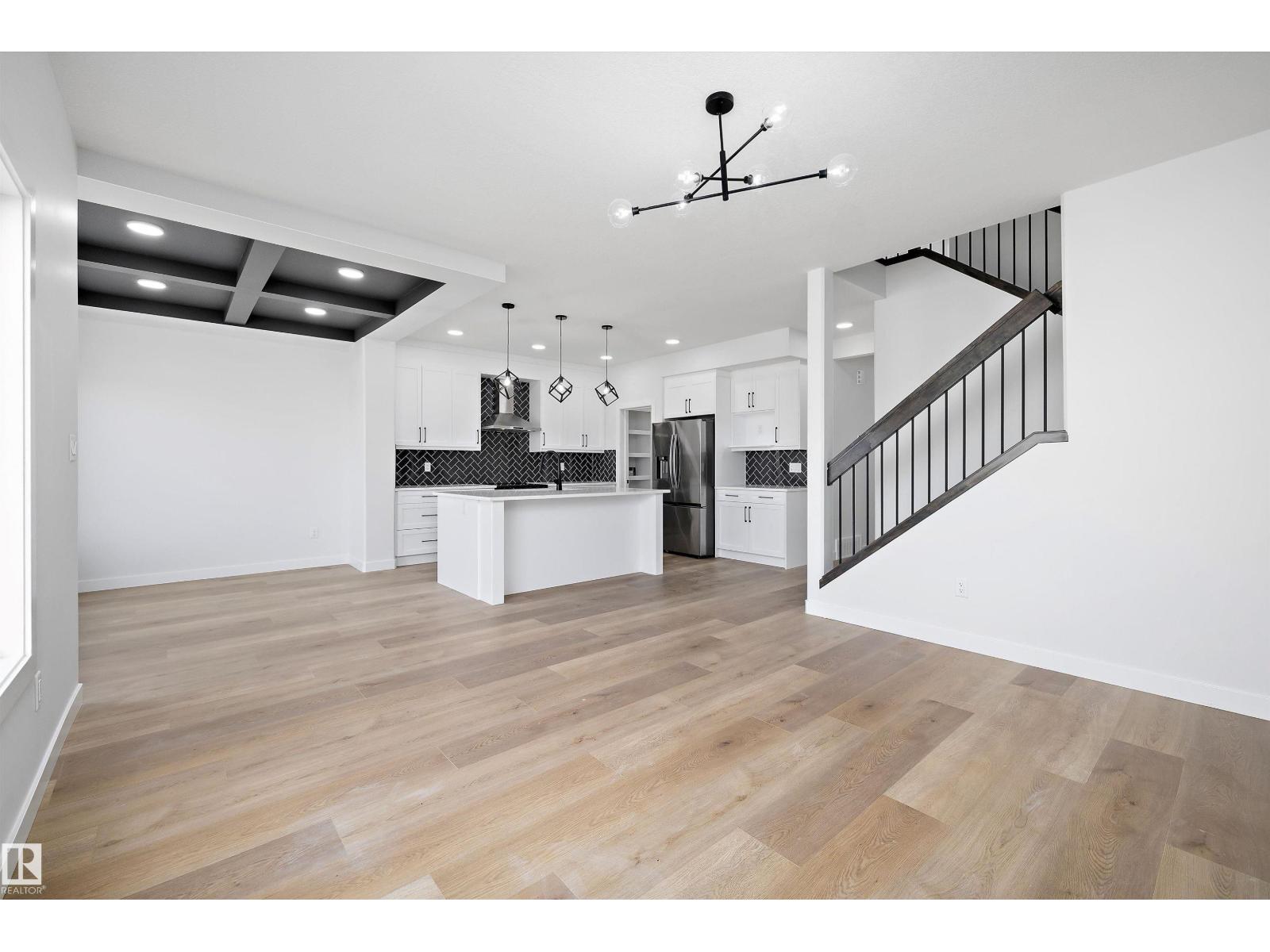 38 Cannes Cv, St. Albert, Alberta  T8T 2C6 - Photo 4 - E4471546