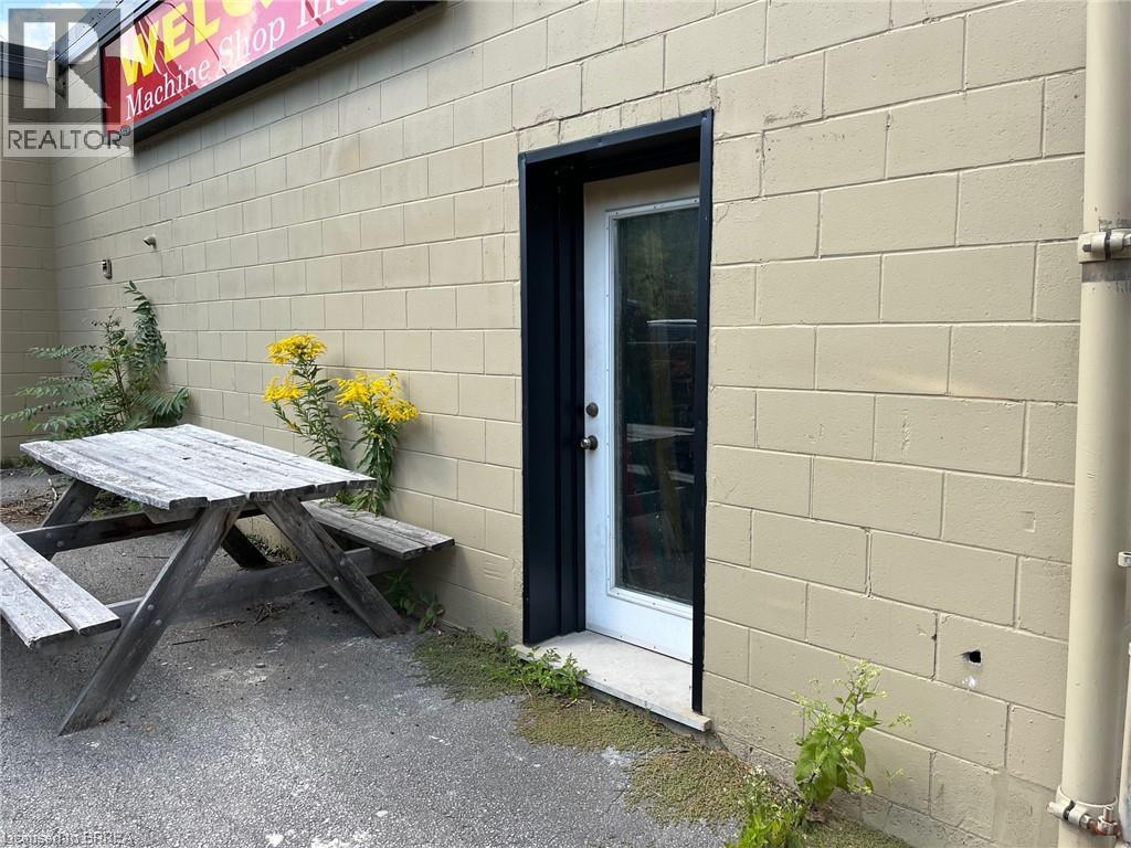 9 MEADOW Lane Unit# B, dundas, Ontario