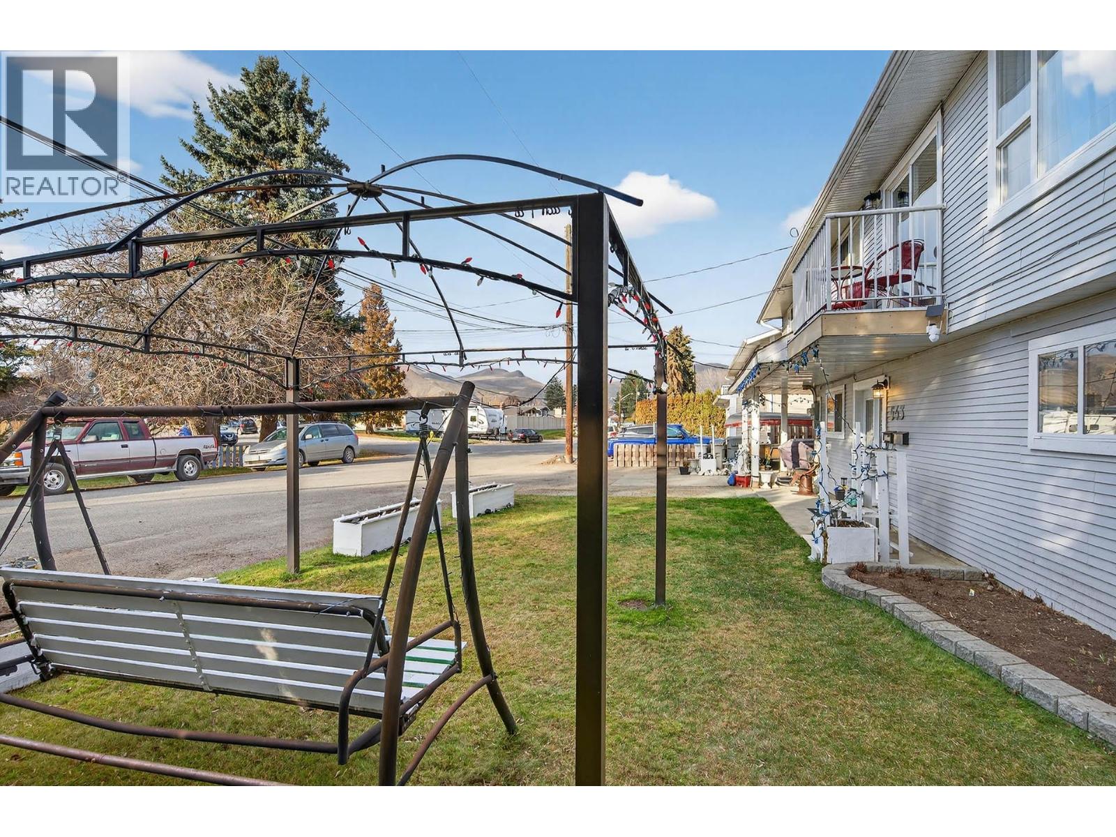 543 Desmond Street, Kamloops, British Columbia  V2B 5J9 - Photo 4 - 10374055