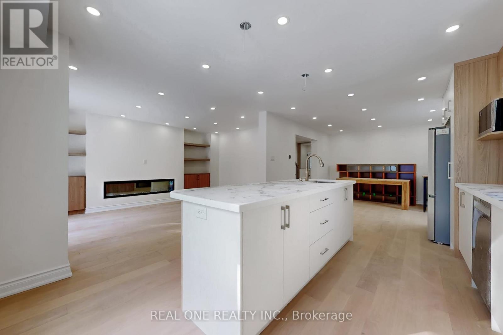 86 Breckonwood Crescent, Markham, Ontario  L3T 5E8 - Photo 10 - N12741120