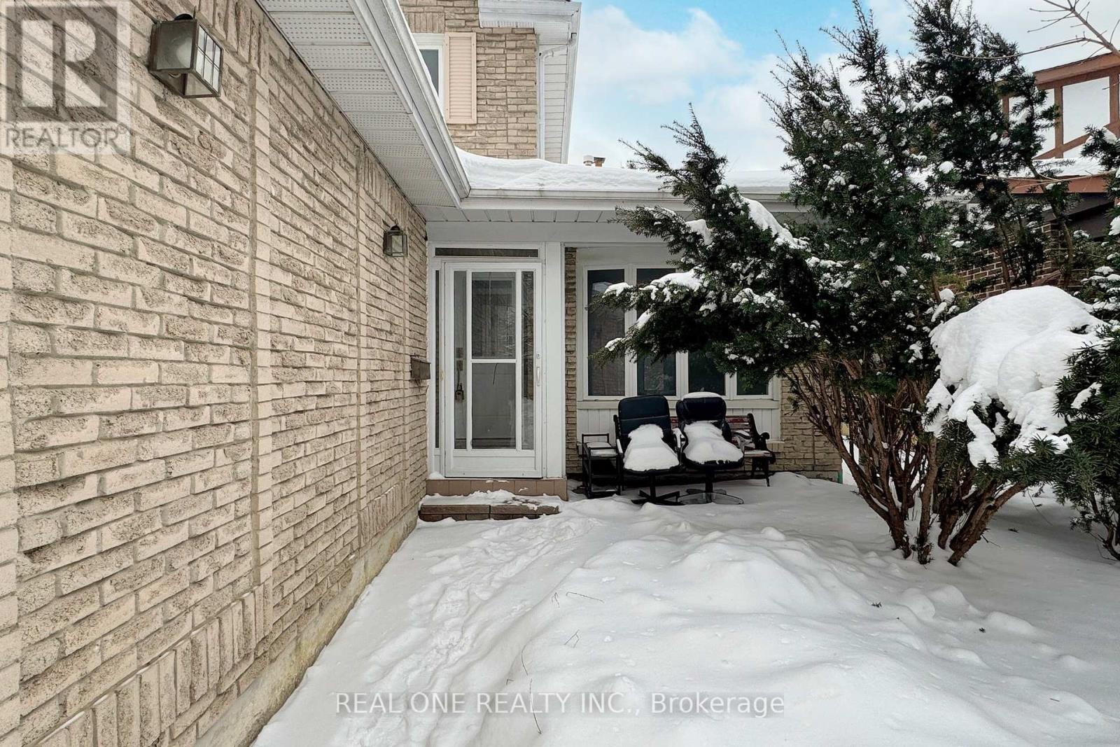 86 Breckonwood Crescent, Markham, Ontario  L3T 5E8 - Photo 2 - N12741120