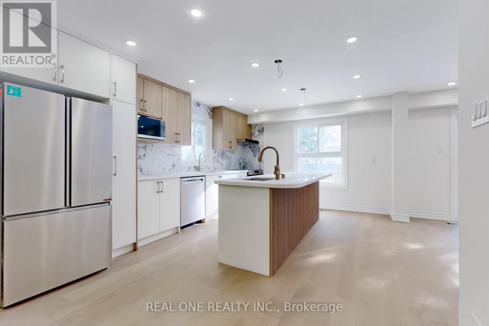 86 Breckonwood Crescent, Markham, Ontario  L3T 5E8 - Photo 9 - N12741120