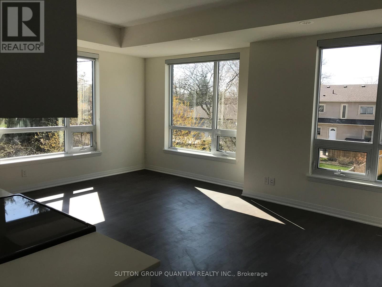 40 - 650 Atwater Avenue, Mississauga, Ontario  L5E 3K2 - Photo 4 - W12741130