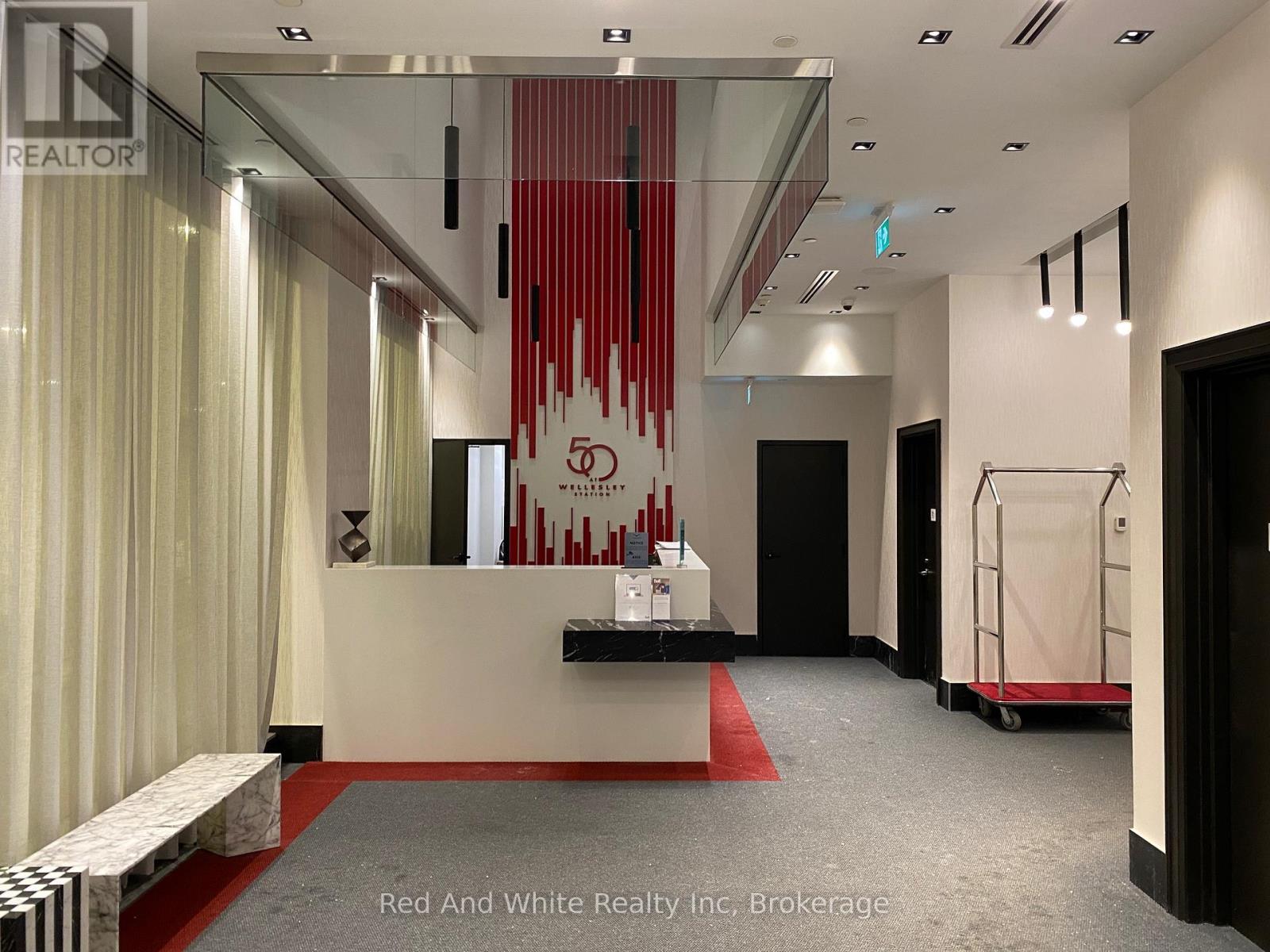 3207 - 50 Wellesley Street E, Toronto, Ontario M4Y 1G2 - Photo 3 - C12741152