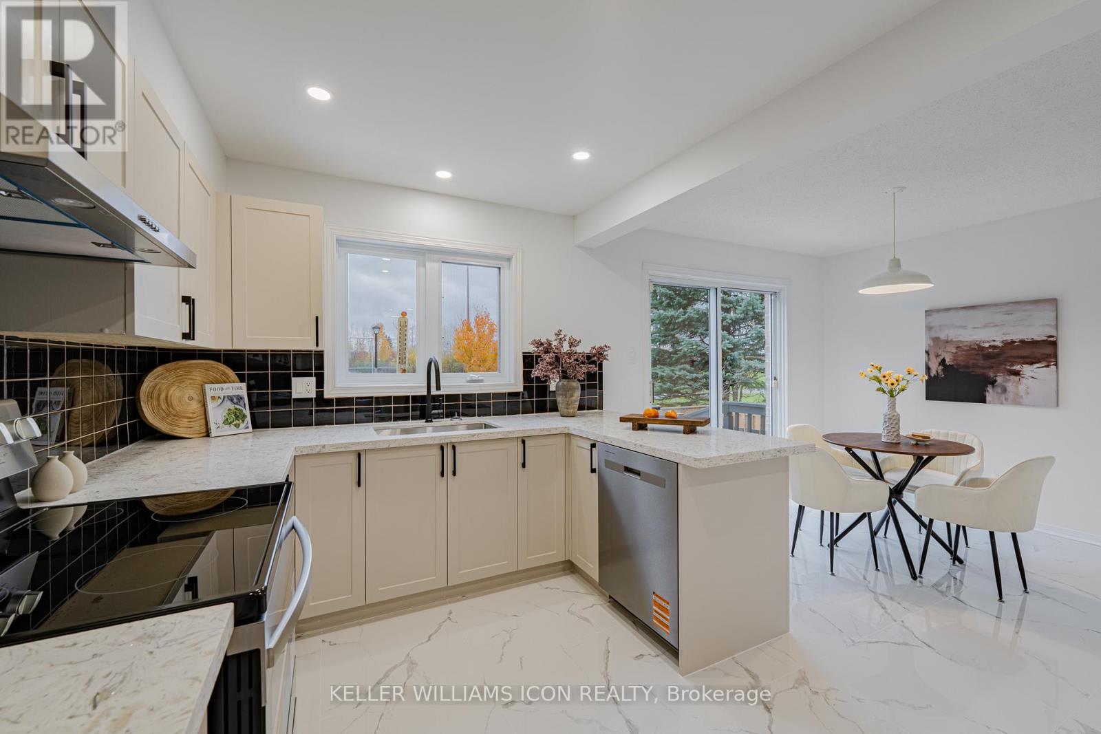 32 Ashpark Crescent, Ottawa, Ontario  K1T 3N8 - Photo 15 - X12741164