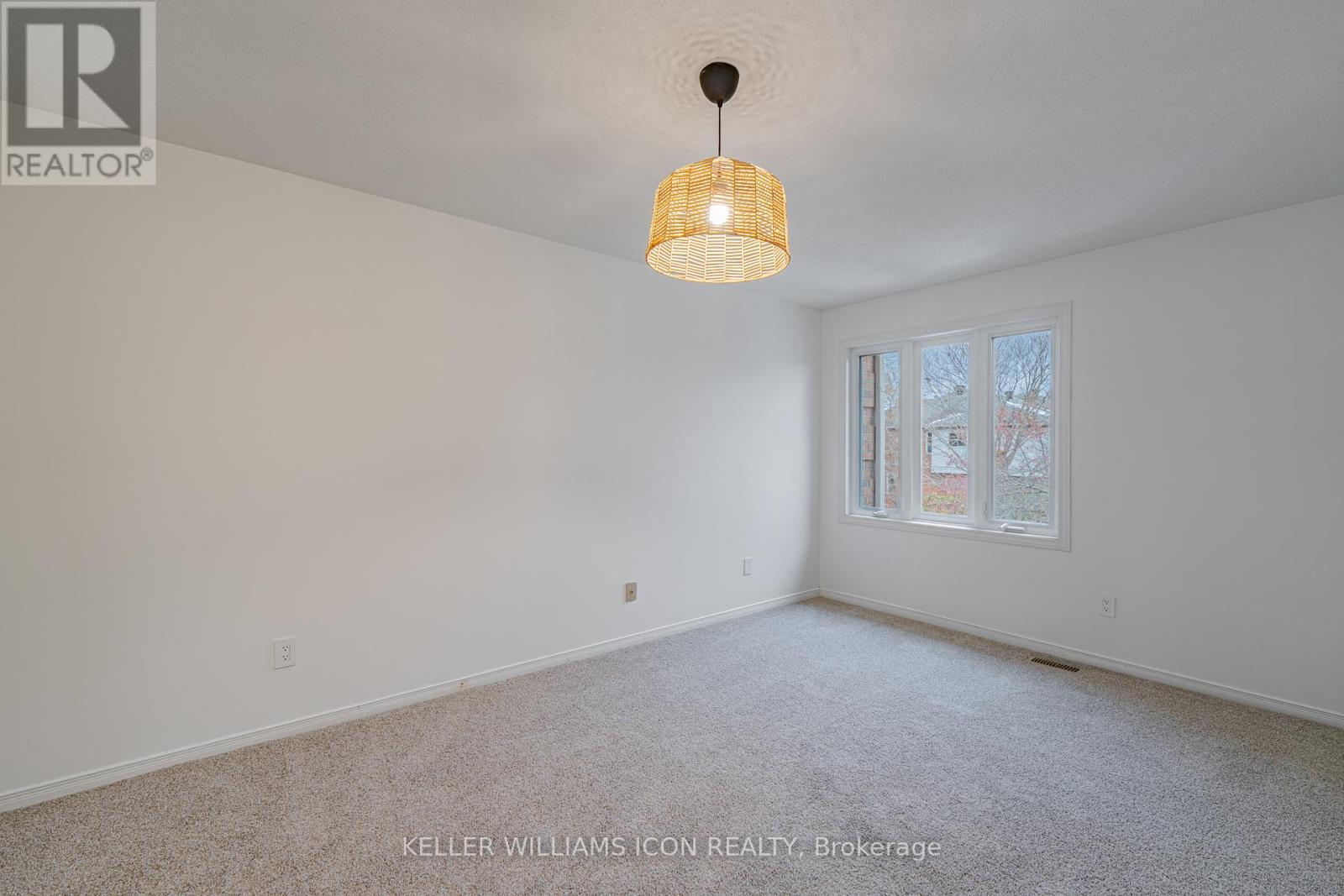 32 Ashpark Crescent, Ottawa, Ontario  K1T 3N8 - Photo 18 - X12741164