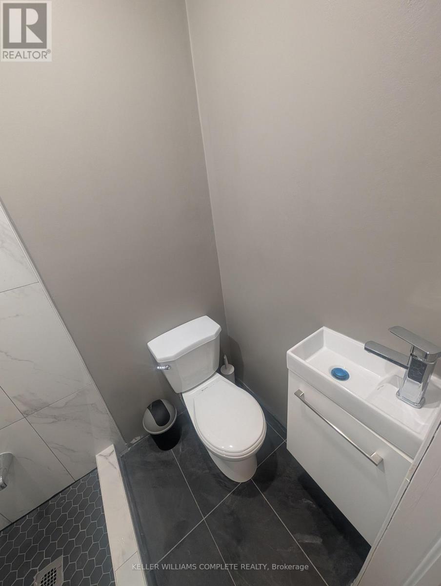 30 Merton Road, Brampton, Ontario  L6V 2V6 - Photo 10 - W12741136