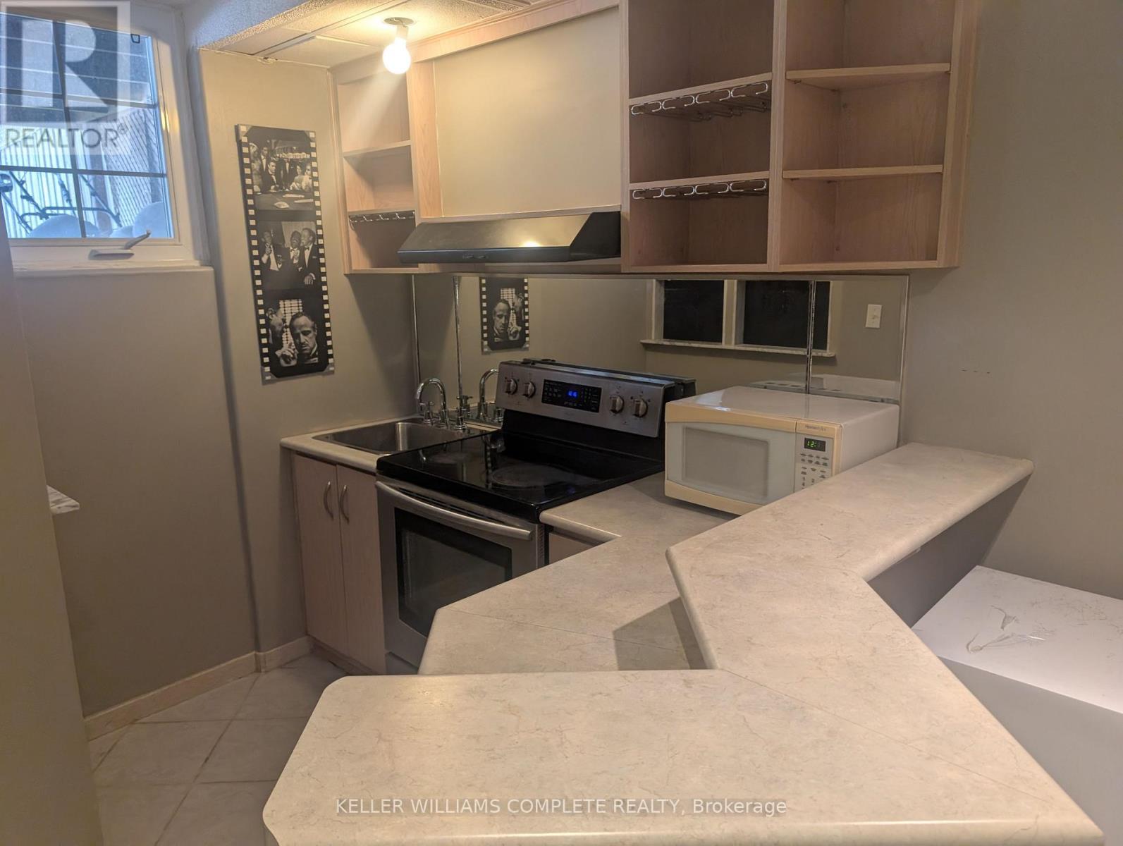 30 Merton Road, Brampton, Ontario  L6V 2V6 - Photo 2 - W12741136