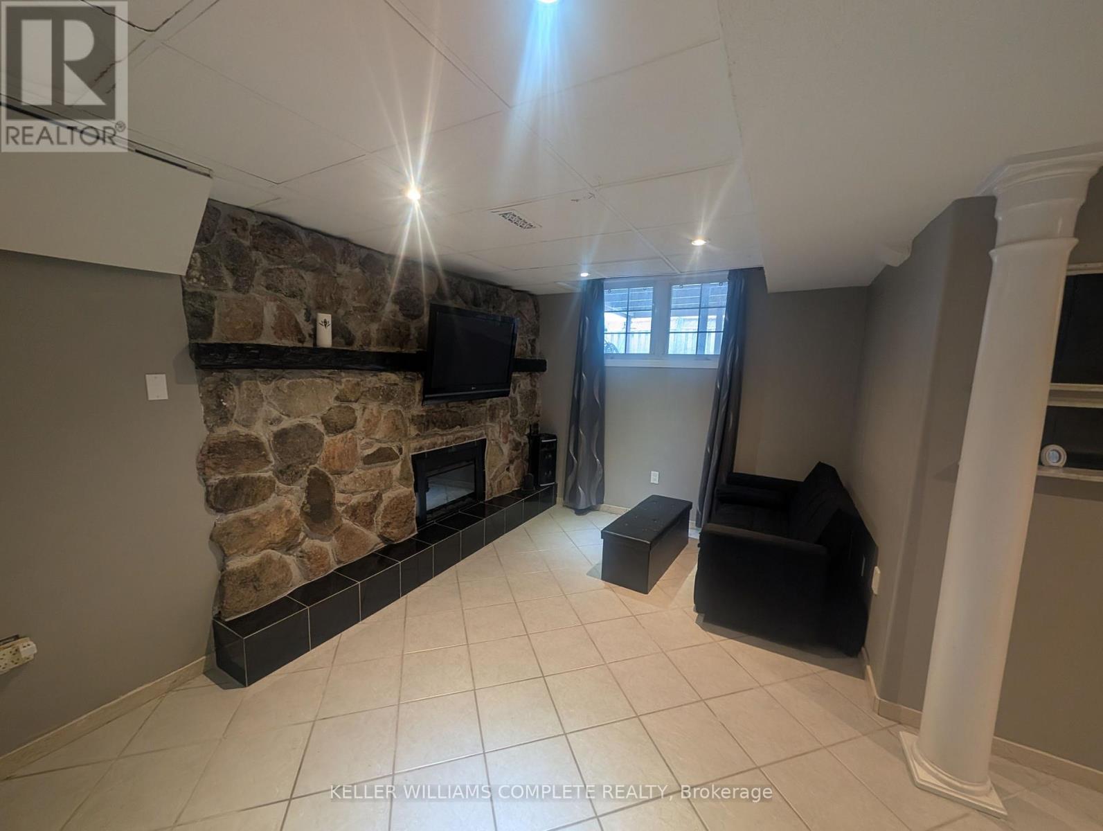 30 Merton Road, Brampton, Ontario  L6V 2V6 - Photo 4 - W12741136
