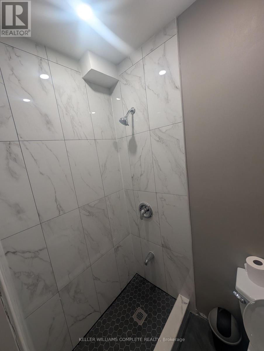 30 Merton Road, Brampton, Ontario  L6V 2V6 - Photo 9 - W12741136