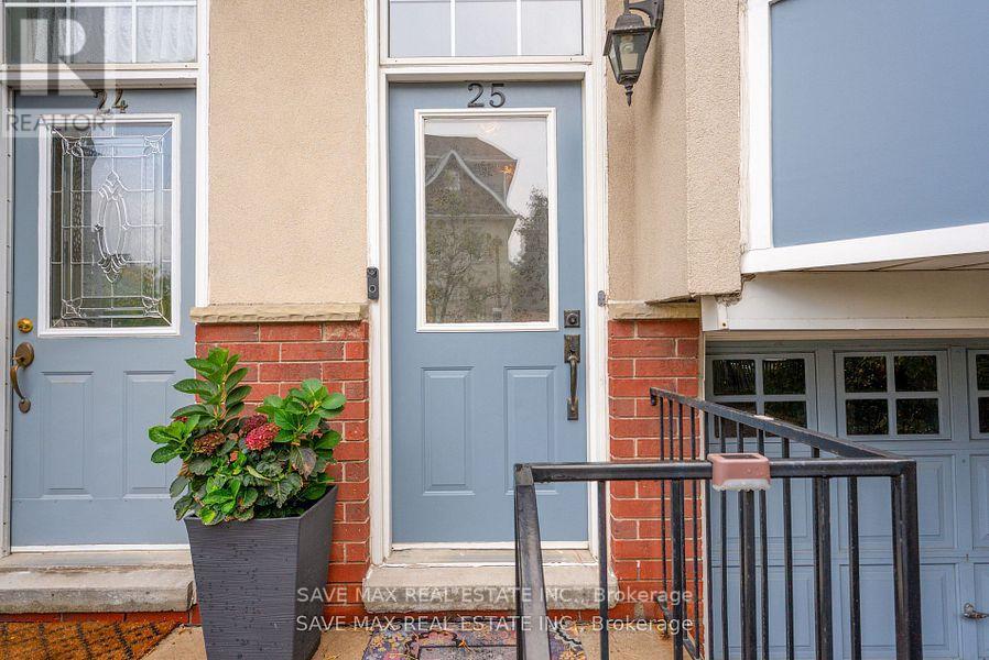 25 - 840 Dundas Street W, Mississauga, Ontario  L5C 1C2 - Photo 3 - W12741166
