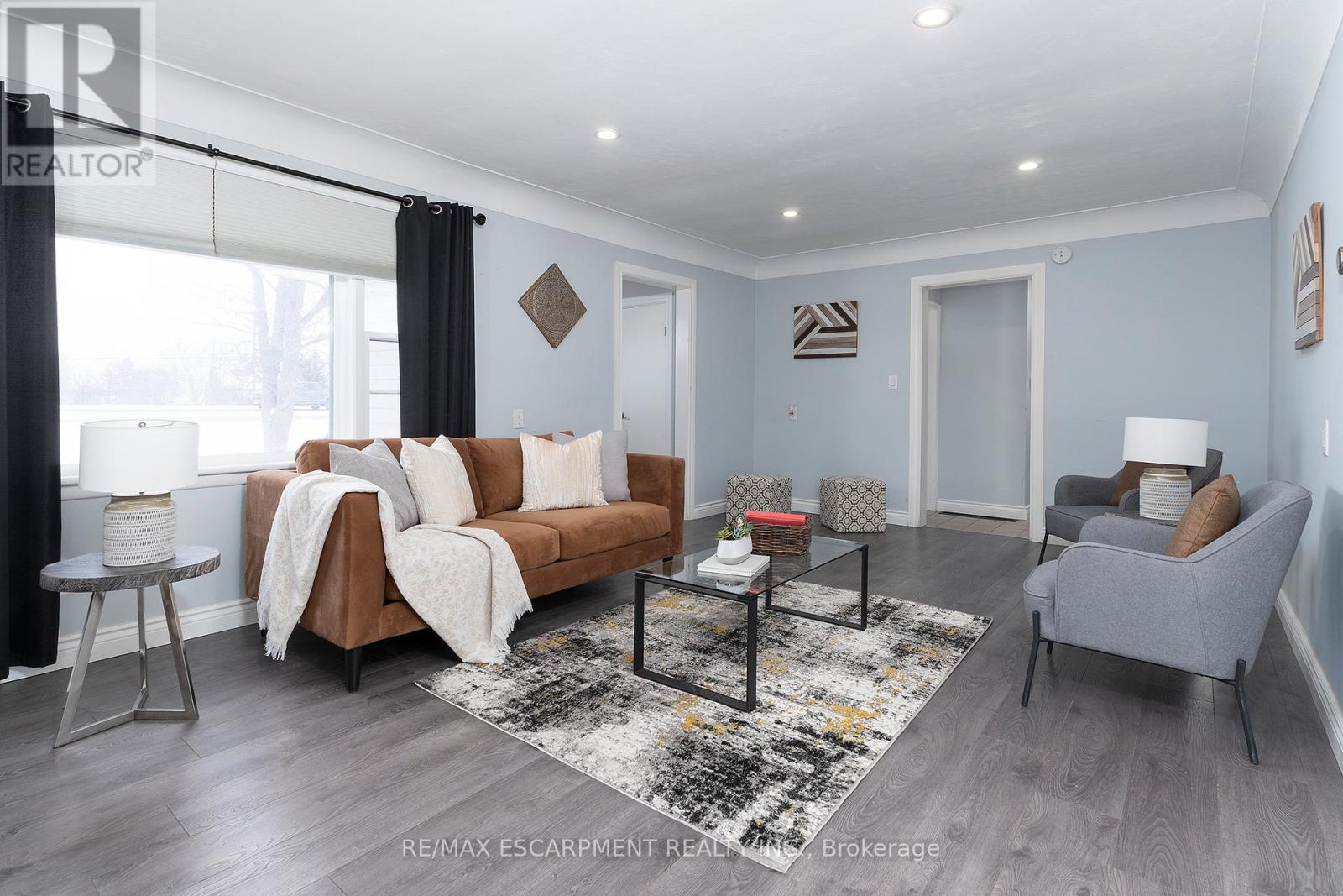 2448 Wilson Street W, Hamilton, Ontario  L0R 1R0 - Photo 2 - X12741158