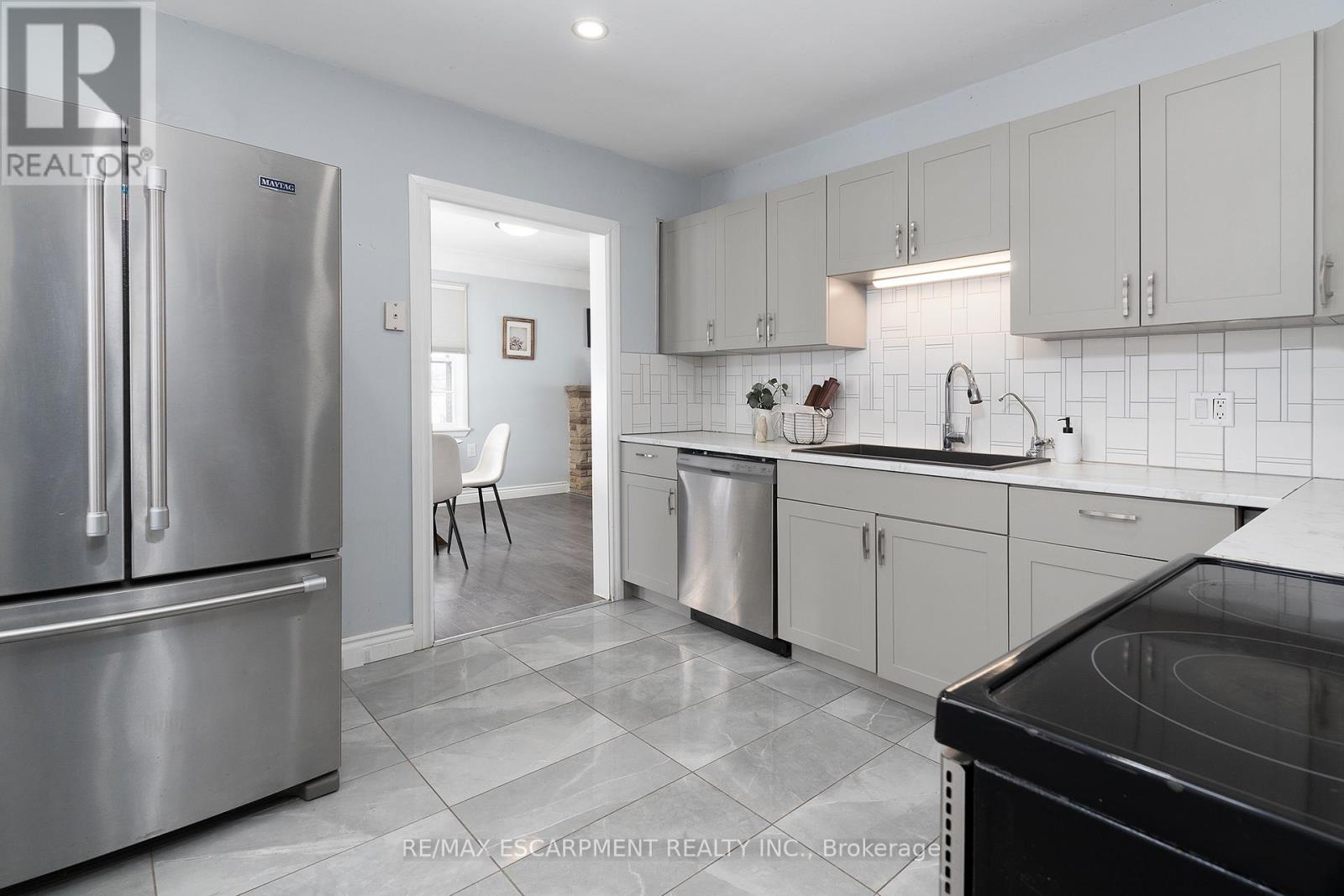 2448 Wilson Street W, Hamilton, Ontario  L0R 1R0 - Photo 8 - X12741158