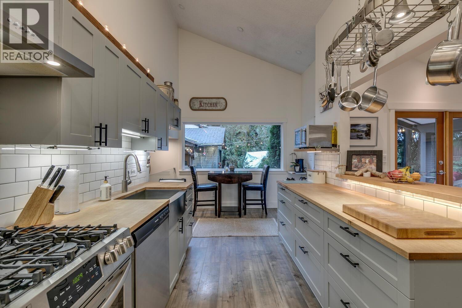 19610 117a Avenue, Pitt Meadows, British Columbia  V3Y 1R8 - Photo 12 - R3084320