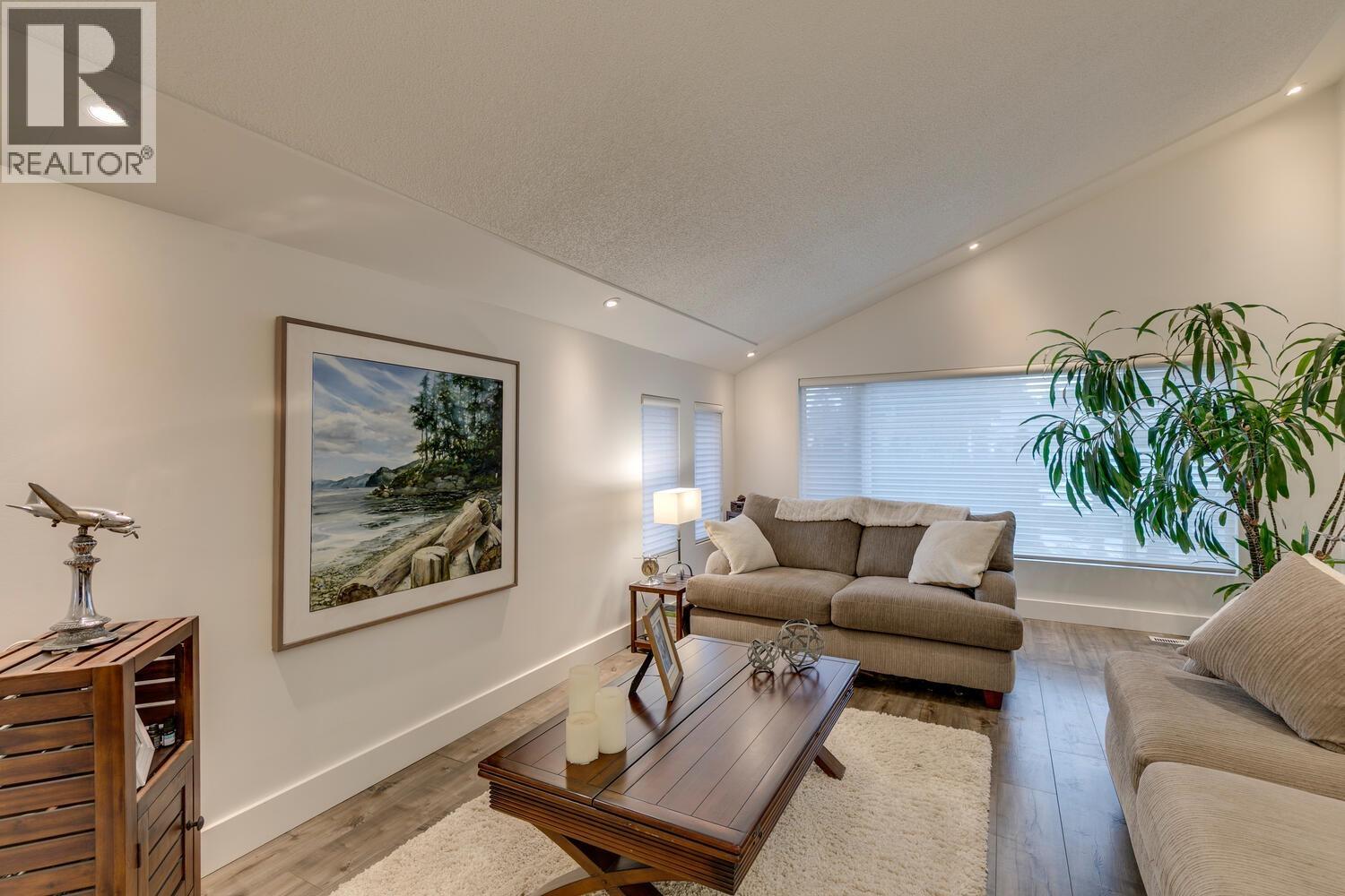 19610 117a Avenue, Pitt Meadows, British Columbia  V3Y 1R8 - Photo 6 - R3084320