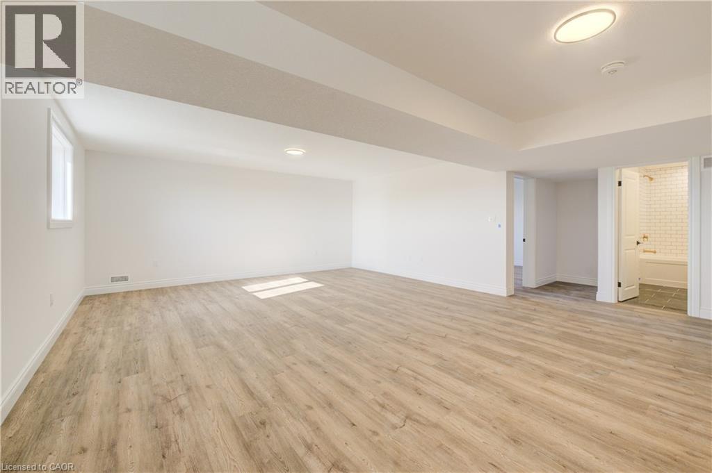 117 Thackeray Way, Harriston, Ontario  N0G 1Z0 - Photo 32 - 40716813