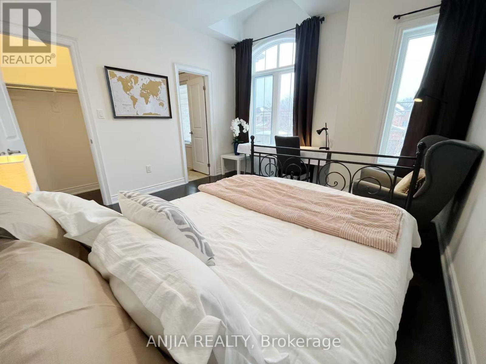 199 Canyon Hill Ave Street, Richmond Hill, Ontario  L4C 0R4 - Photo 12 - N12741176