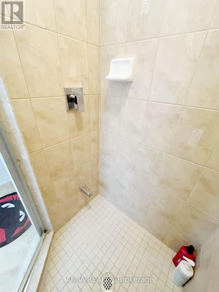 199 Canyon Hill Ave Street, Richmond Hill, Ontario  L4C 0R4 - Photo 17 - N12741176