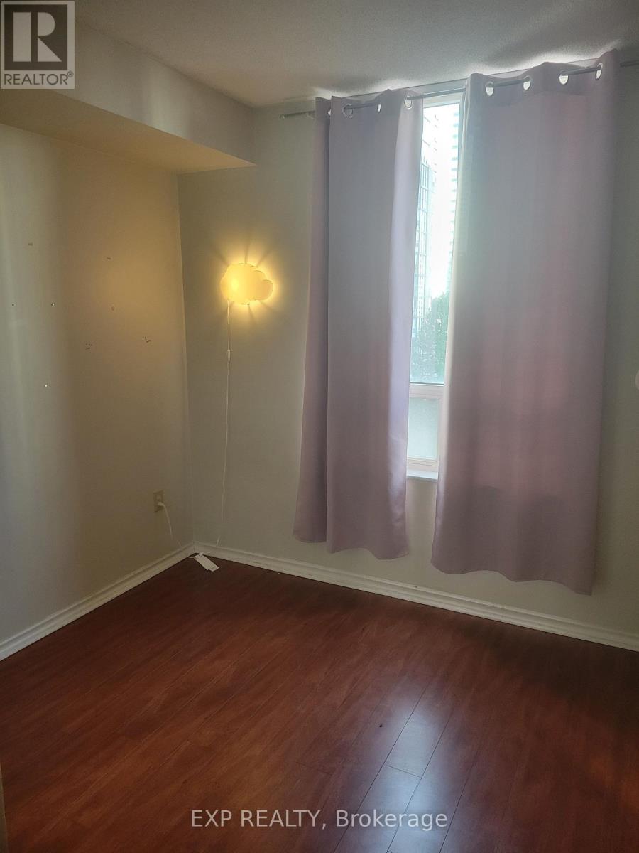 612 - 285 Enfield Place, Mississauga, Ontario  L5B 3Y6 - Photo 10 - W12741174