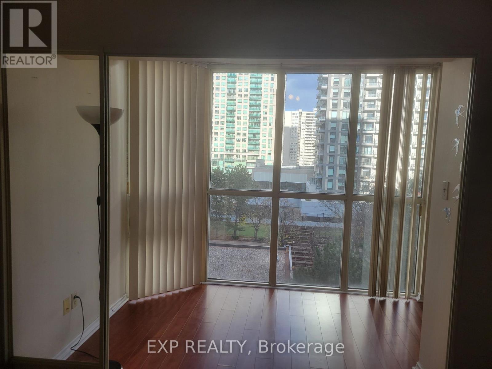 612 - 285 Enfield Place, Mississauga, Ontario  L5B 3Y6 - Photo 12 - W12741174