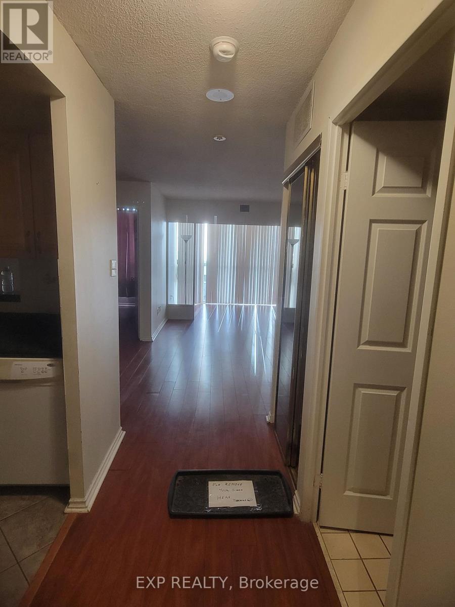 612 - 285 Enfield Place, Mississauga, Ontario  L5B 3Y6 - Photo 2 - W12741174