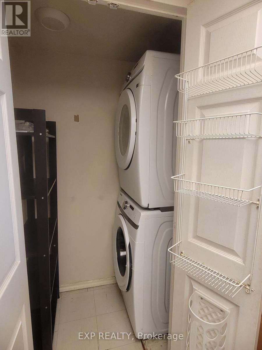 612 - 285 Enfield Place, Mississauga, Ontario  L5B 3Y6 - Photo 5 - W12741174