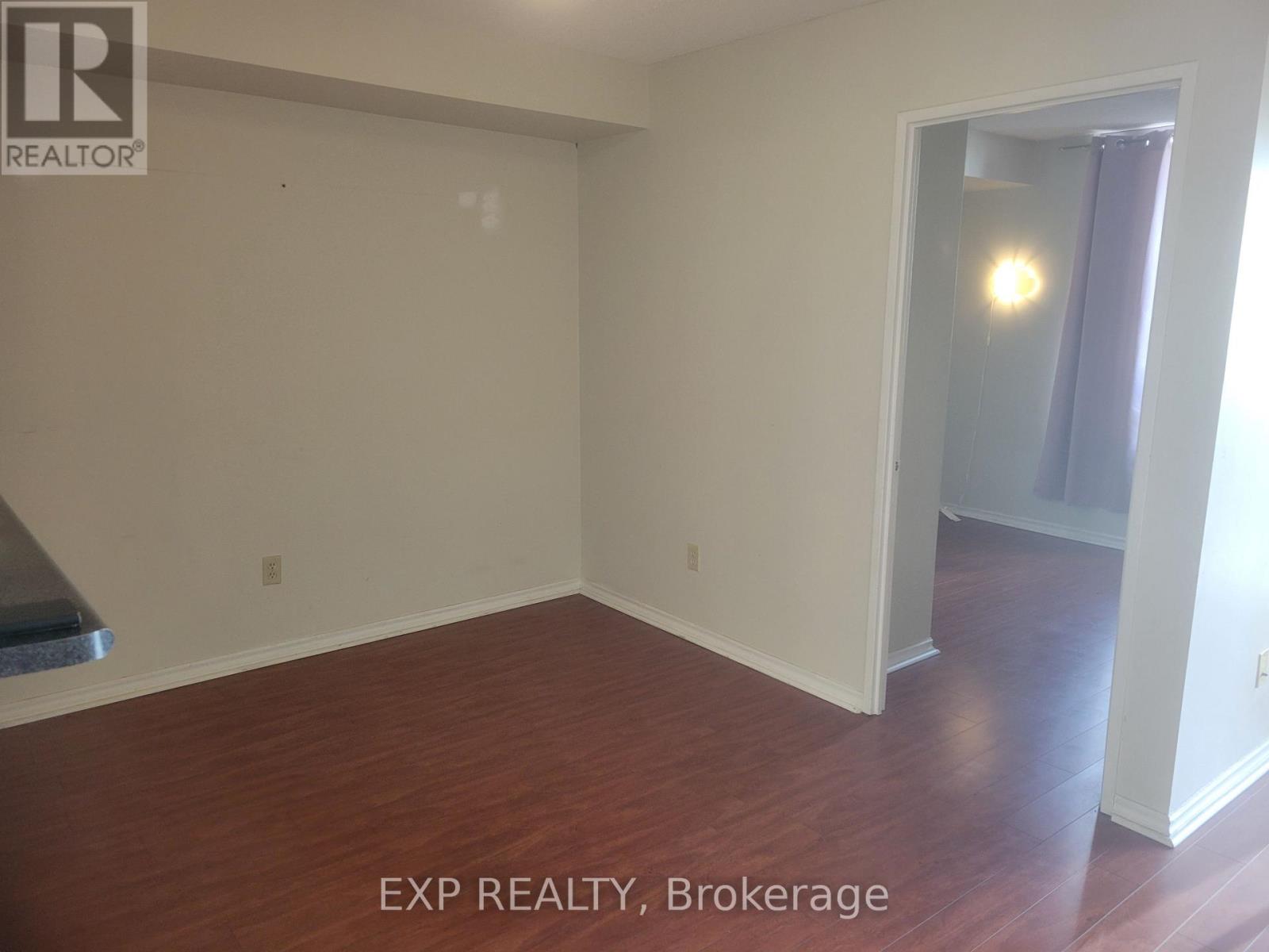 612 - 285 Enfield Place, Mississauga, Ontario  L5B 3Y6 - Photo 9 - W12741174