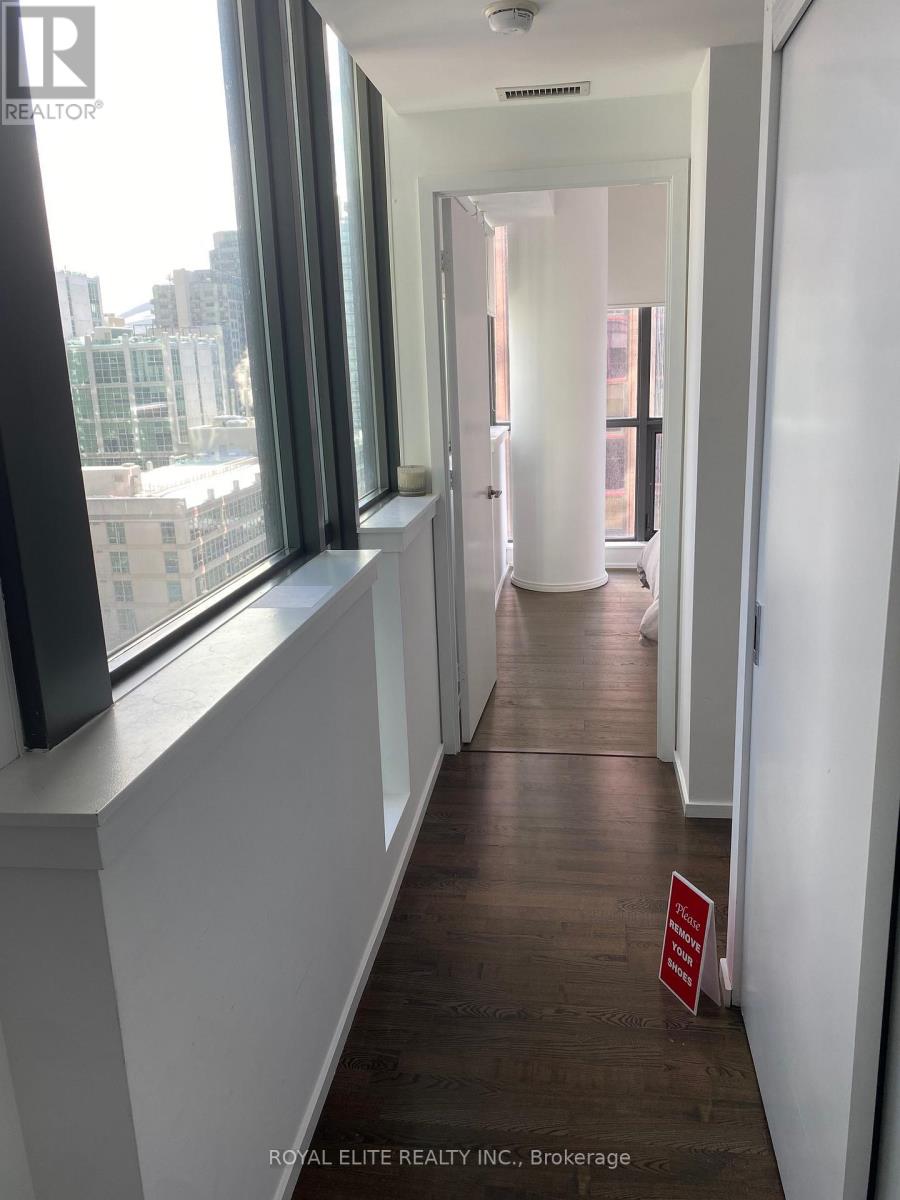 907 - 8 Charlotte Street, Toronto, Ontario  M5V 0K4 - Photo 2 - C12741192