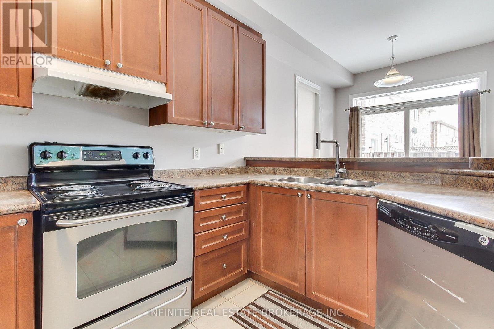 3699 Bloomington Crescent, Mississauga, Ontario  L5M 0A2 - Photo 11 - W12741182