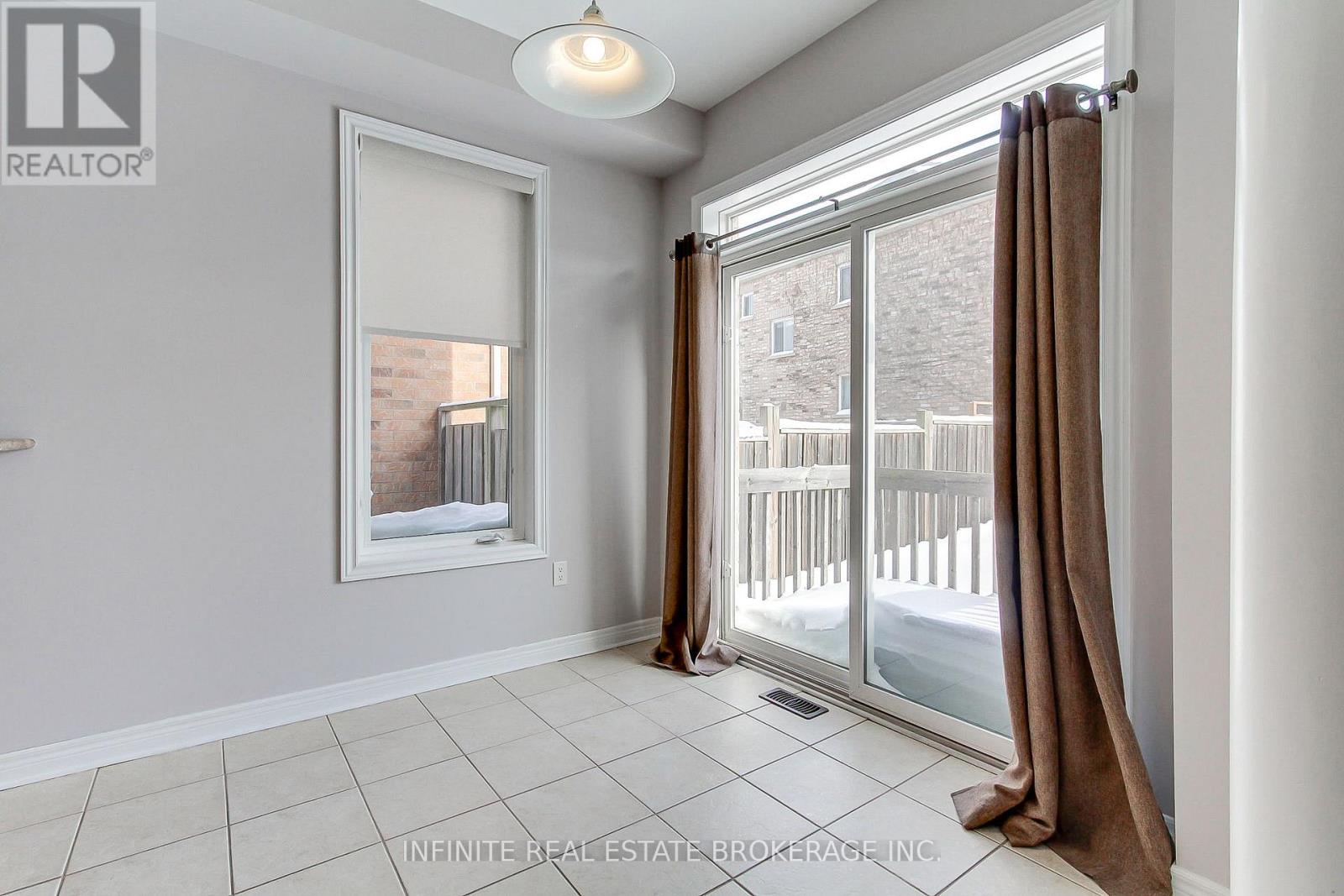 3699 Bloomington Crescent, Mississauga, Ontario  L5M 0A2 - Photo 17 - W12741182