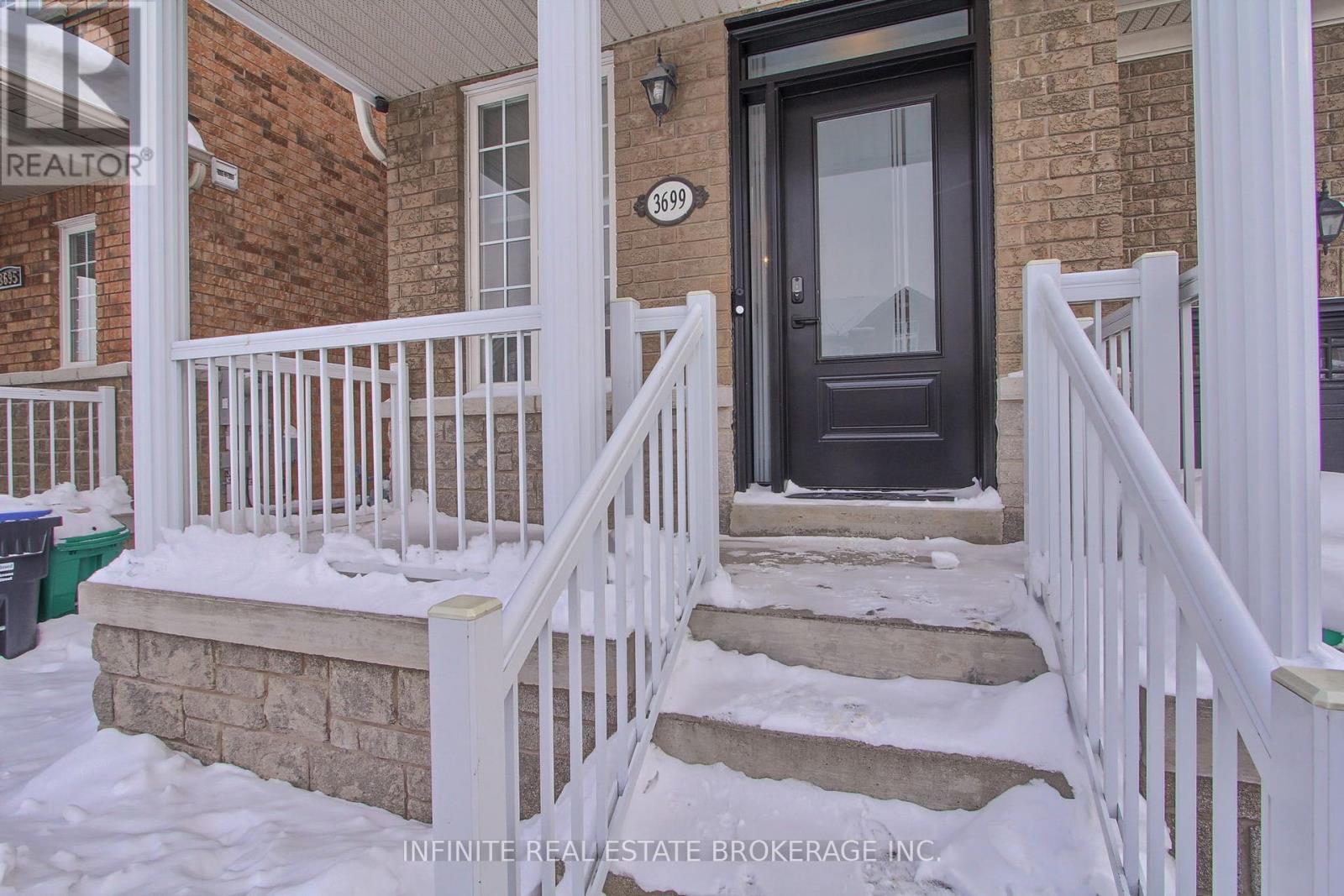 3699 Bloomington Crescent, Mississauga, Ontario  L5M 0A2 - Photo 3 - W12741182