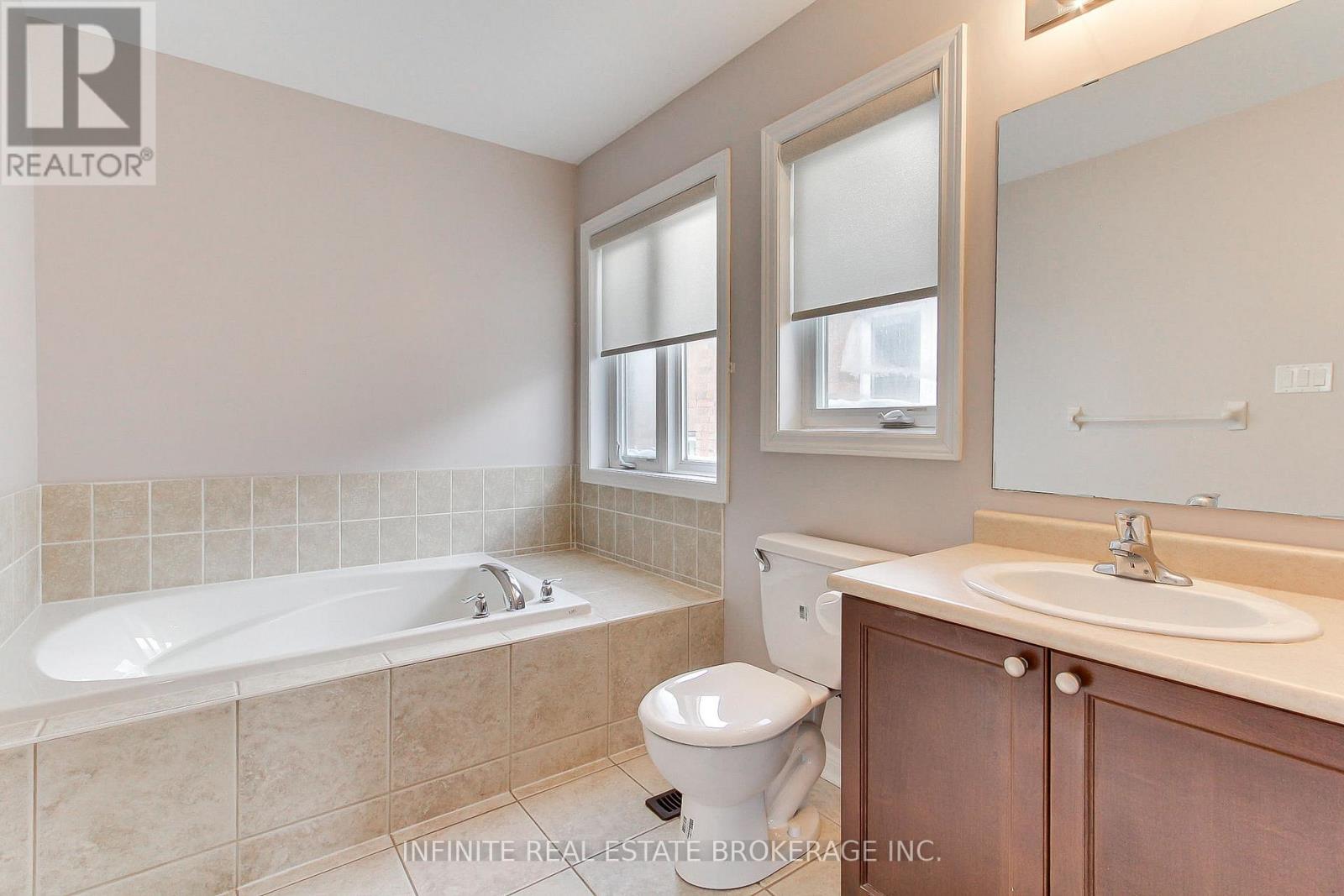 3699 Bloomington Crescent, Mississauga, Ontario  L5M 0A2 - Photo 32 - W12741182