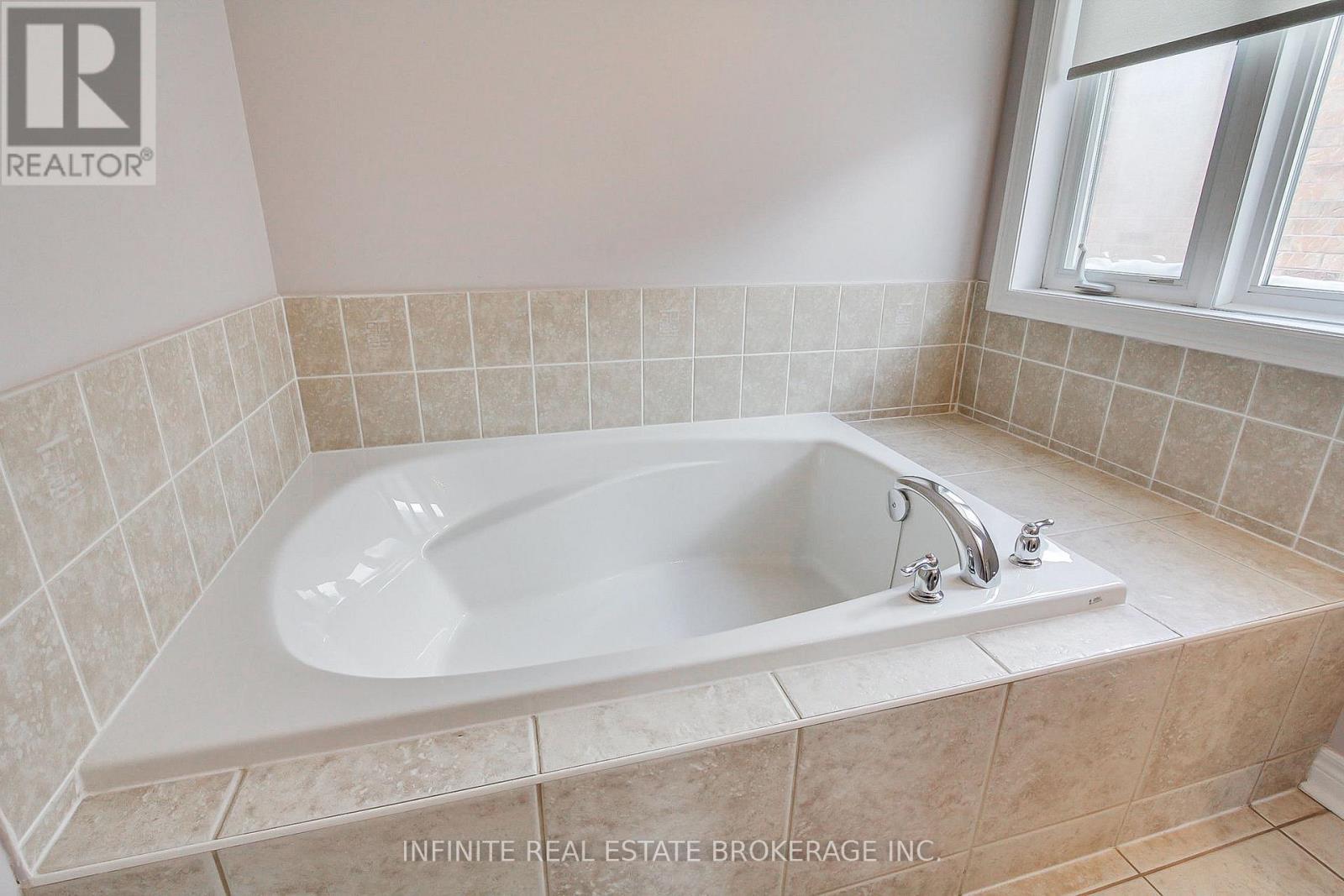 3699 Bloomington Crescent, Mississauga, Ontario  L5M 0A2 - Photo 33 - W12741182